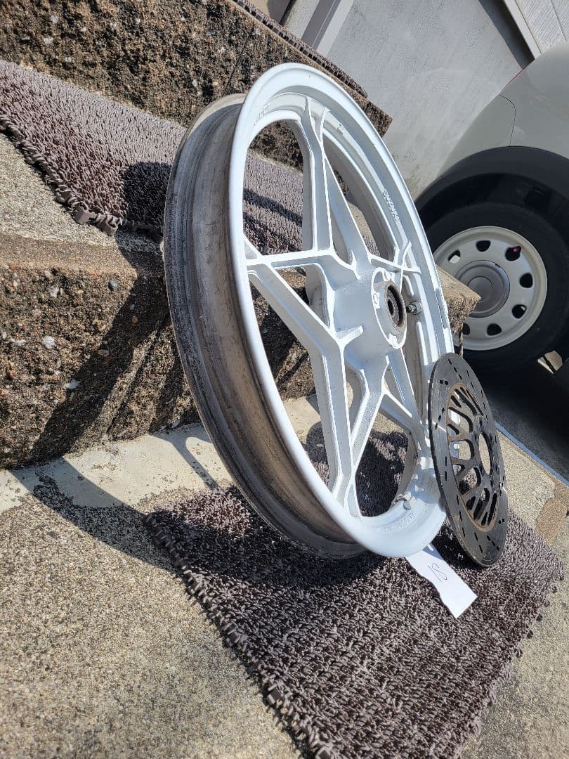 SUZUKI　GS400 フロントホイール　ディスク付き　ホワイト