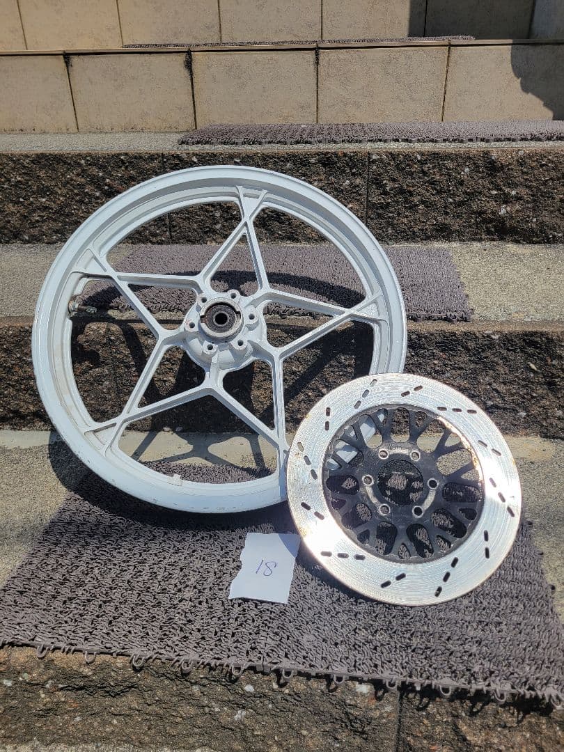 SUZUKI　GS400 フロントホイール　ディスク付き　ホワイト