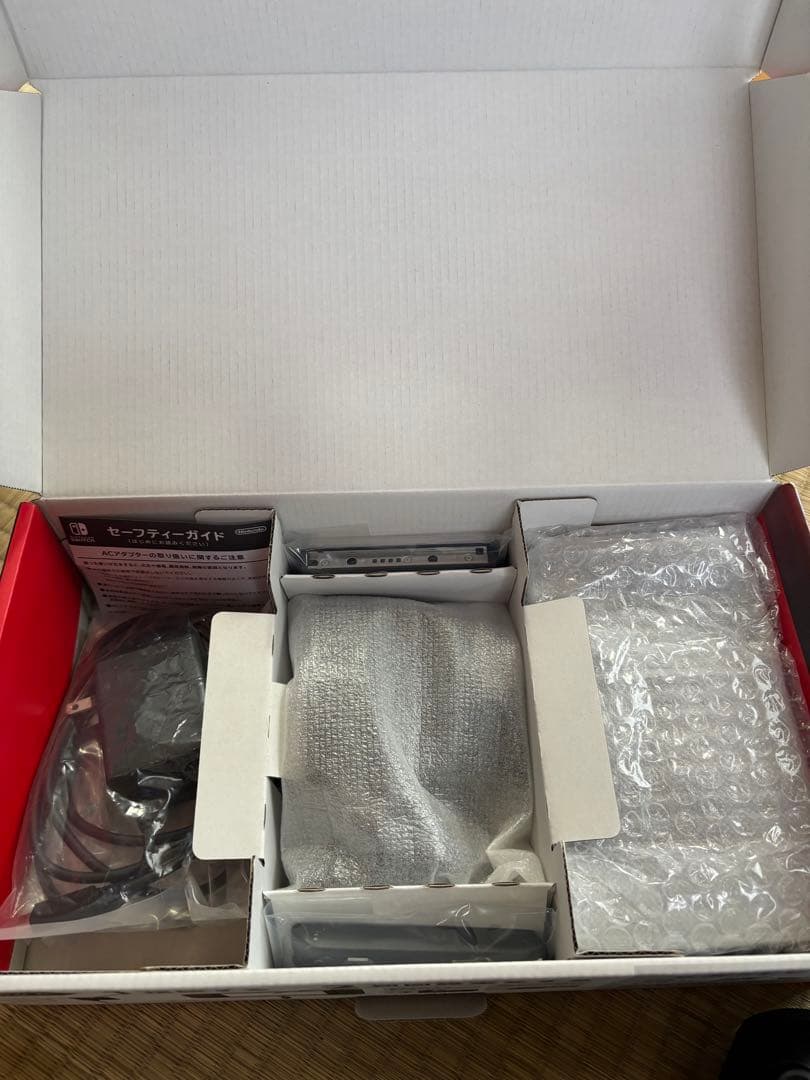 Nintendo Switch 本体 付属品完備／別売りコートローラー付き