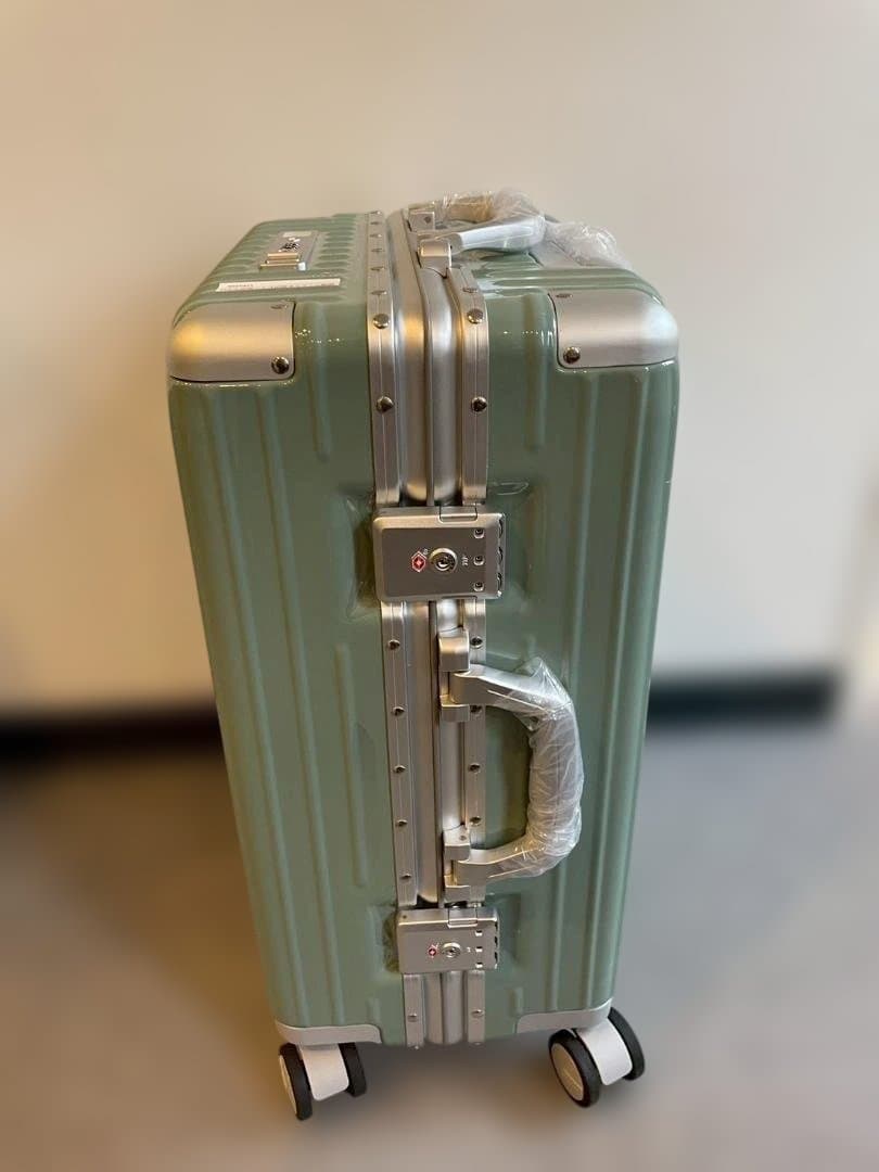 リベティ多機能キャリーケース【エナメルカーキSサイズ】A53