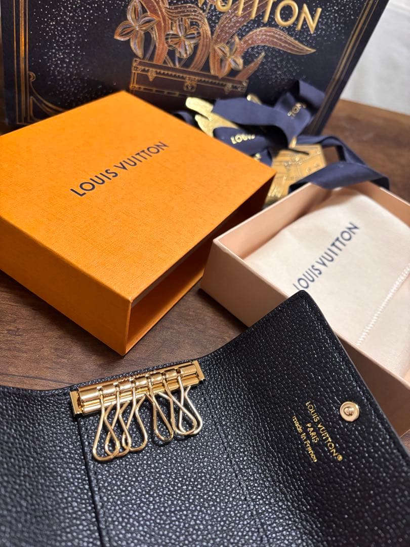 新品未使用 LOUIS VUITTON ブラックキーケース