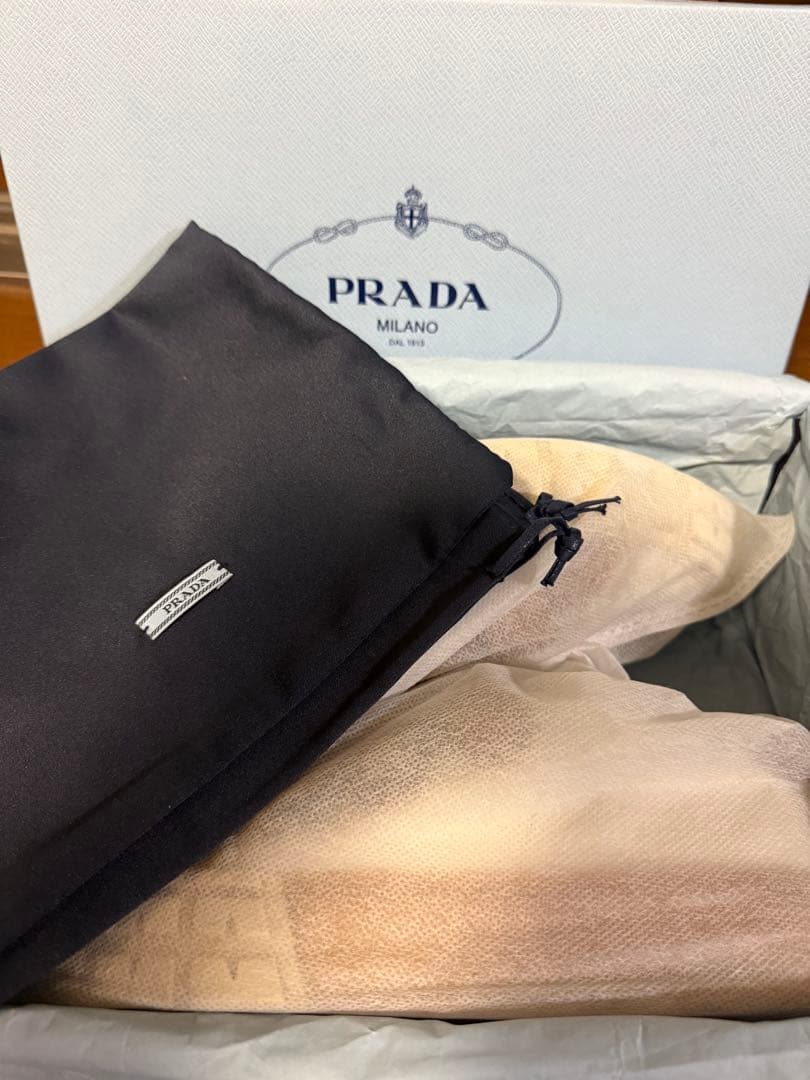 PRADAスニーカー