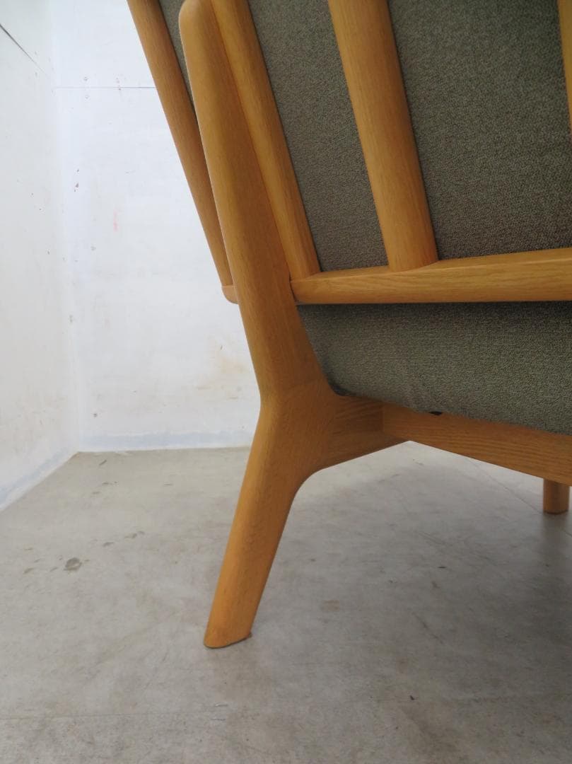 美品■カリモク■Chitano/チターノ■3人掛けソファ■オーク材■ファブリック