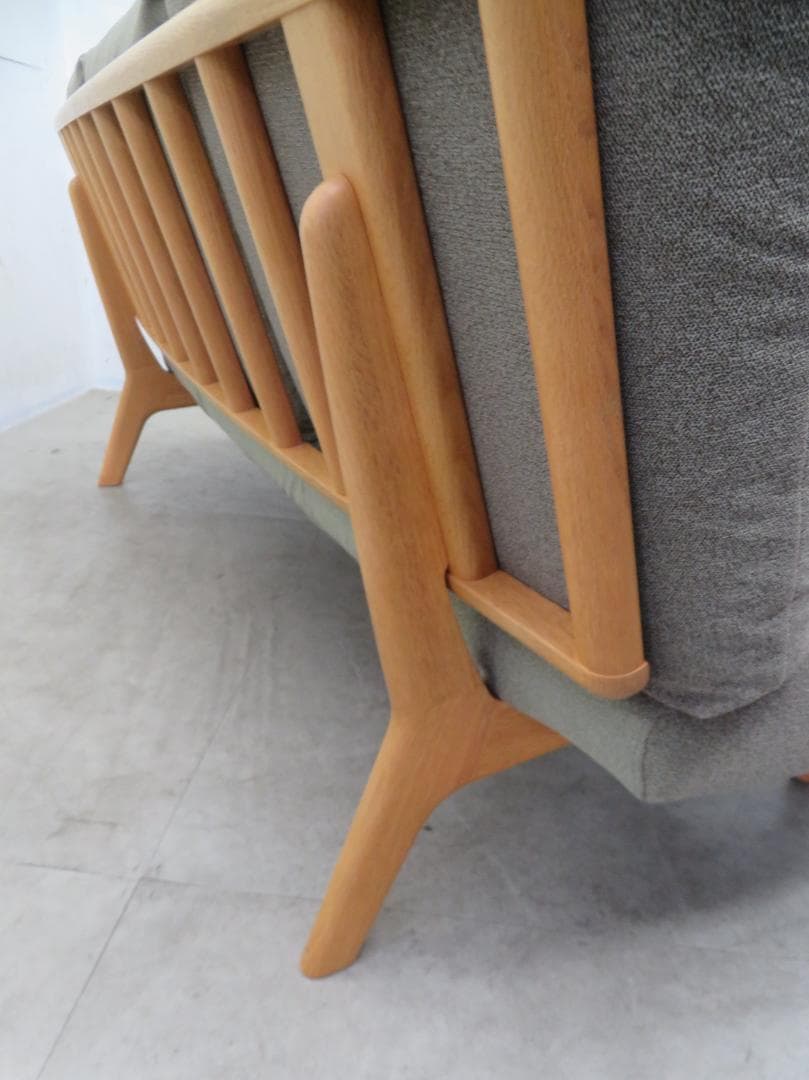 美品■カリモク■Chitano/チターノ■3人掛けソファ■オーク材■ファブリック