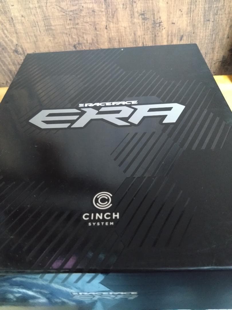 ＠美品　RACEFACE ERA Carbon クランク　170mm