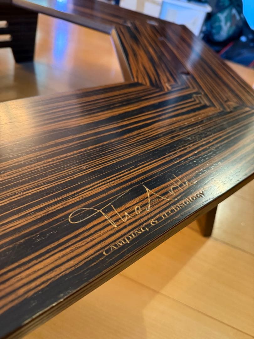 The arth ヘキサテーブル　黒しま次郎　六角テーブル