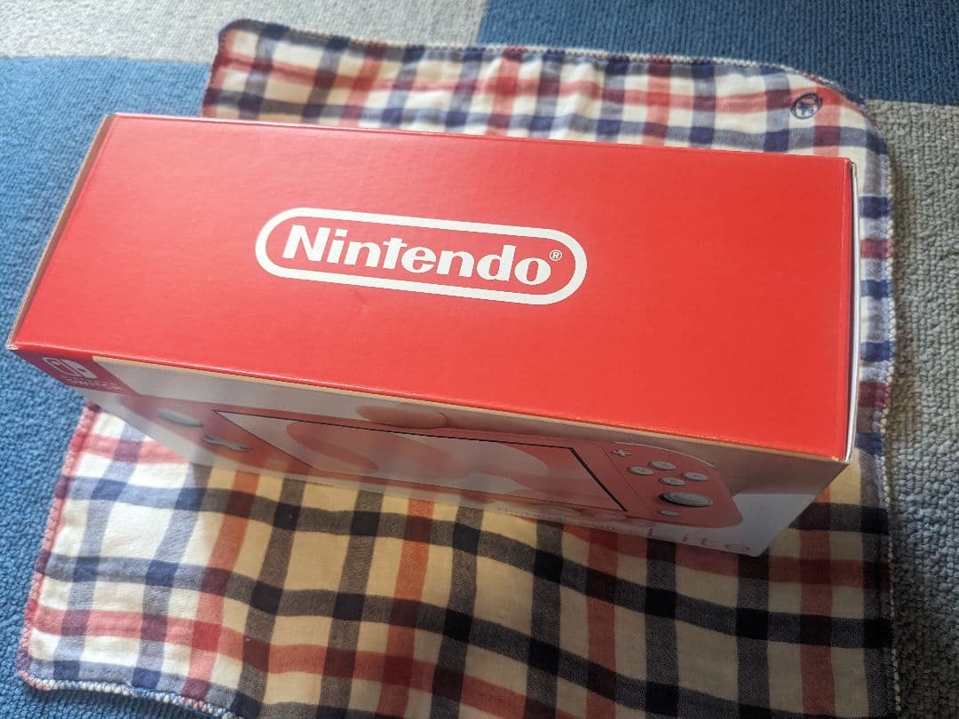 Nintendo Switch Lite コーラルピンク　カバー付き
