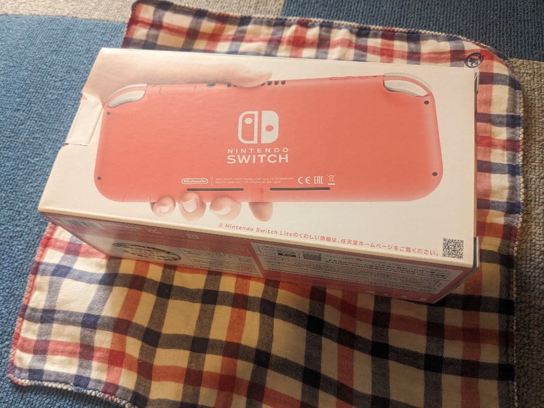 Nintendo Switch Lite コーラルピンク　カバー付き