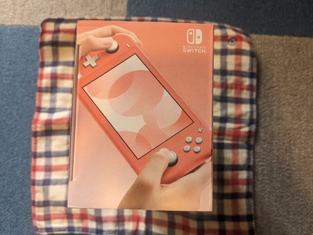 Nintendo Switch Lite コーラルピンク　カバー付き