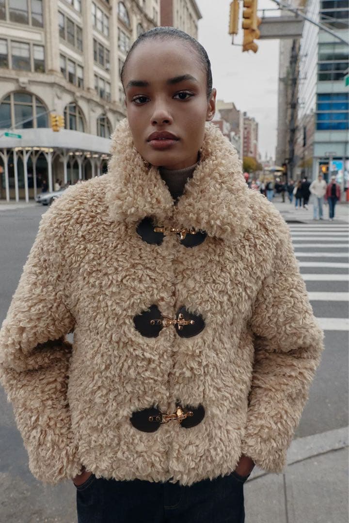 ZARA 新品　トグルボタン フェイクファージャケット