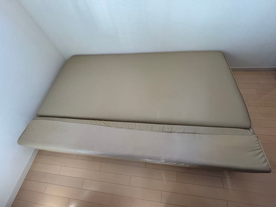 ソファベッド 合成皮革　ベージュ
