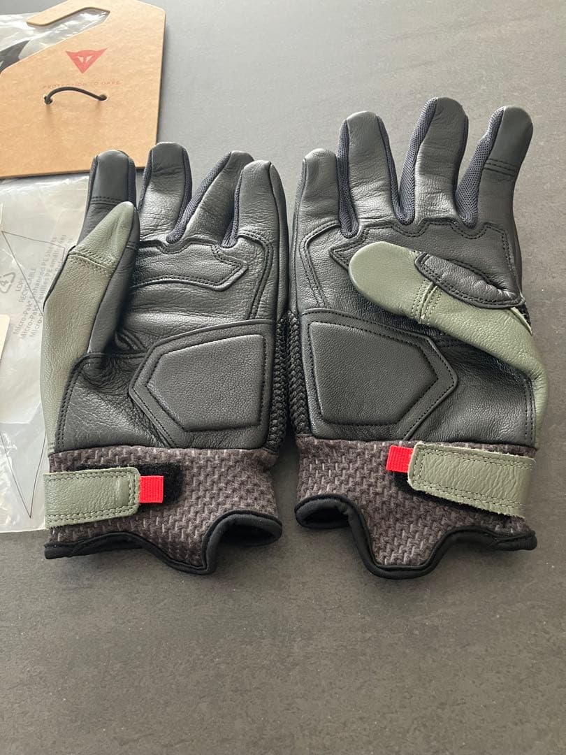 ダイネーゼ　KARAKUM ERGO-TEK GLOVES グローブ　L 新品