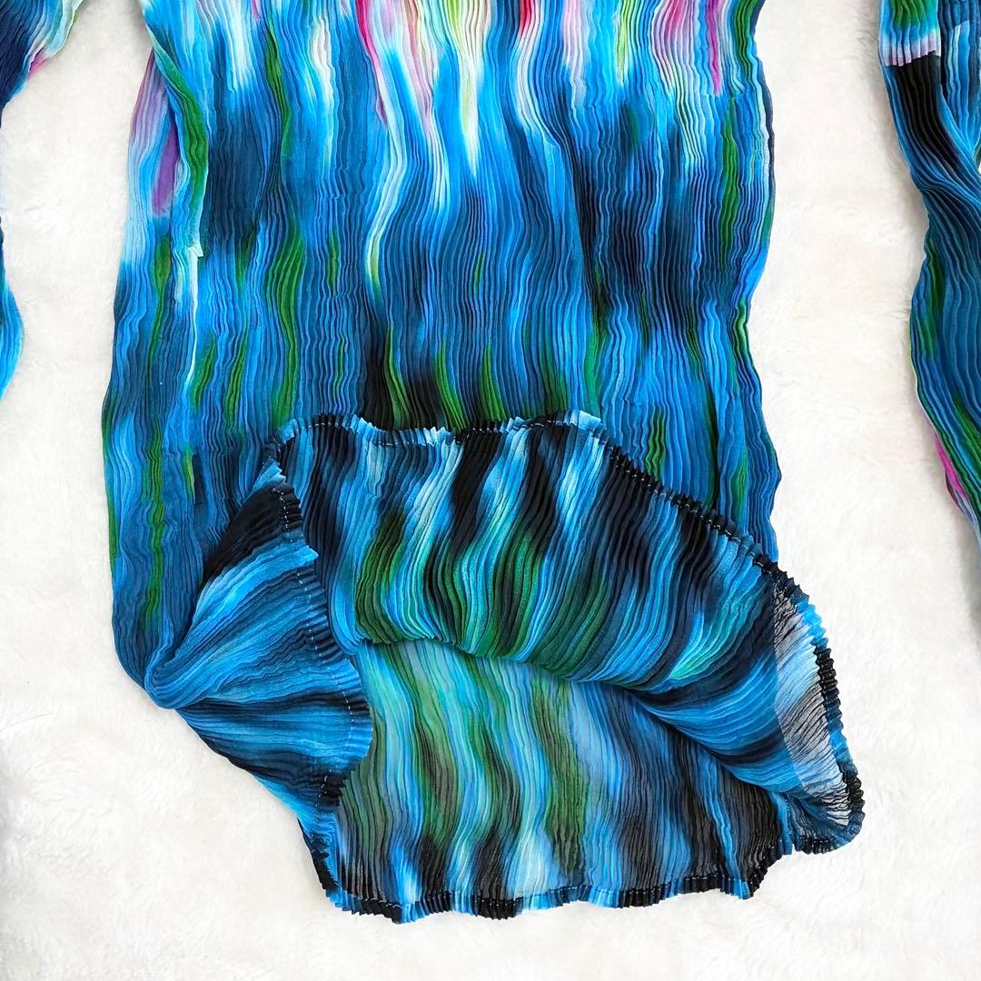 極美品】イッセイミヤケ　ねじりプリーツ　タートルネック　マルチカラー　Mサイズ