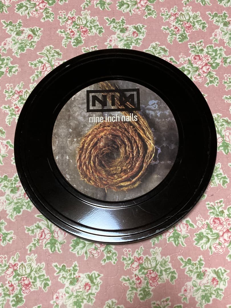 缶入り nine inch nails: further down the...