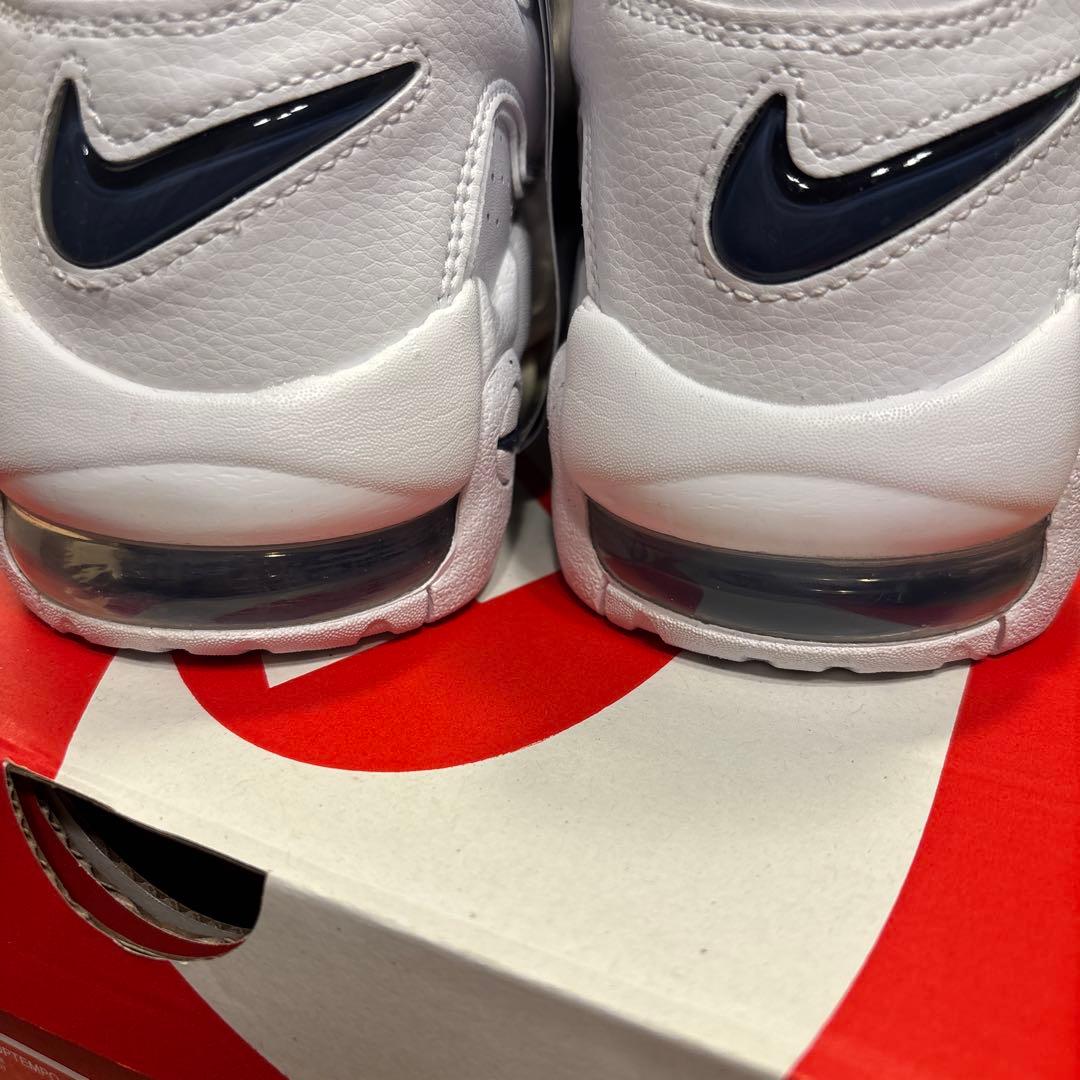 NIKE DH919-100 アップテンポホワイトスニーカー