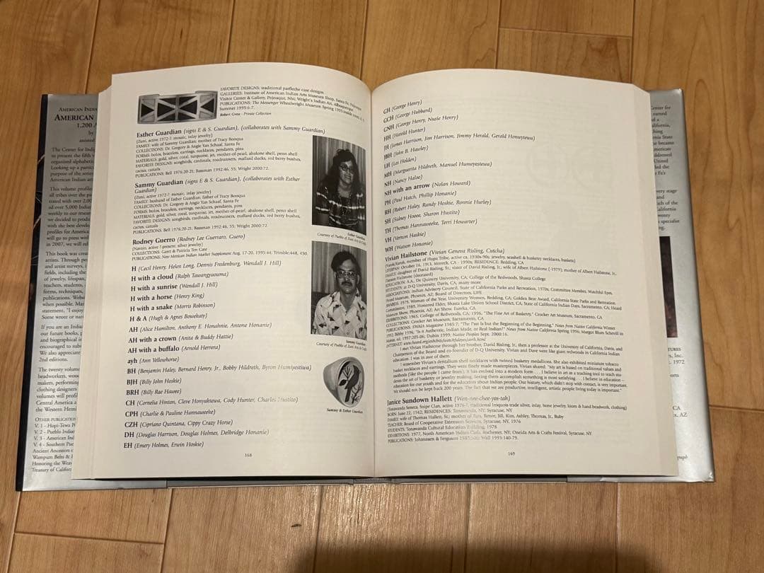 アート・デザイン・音楽 AMERICAN INDIAN JEWELRY 1,200 Artist Bio