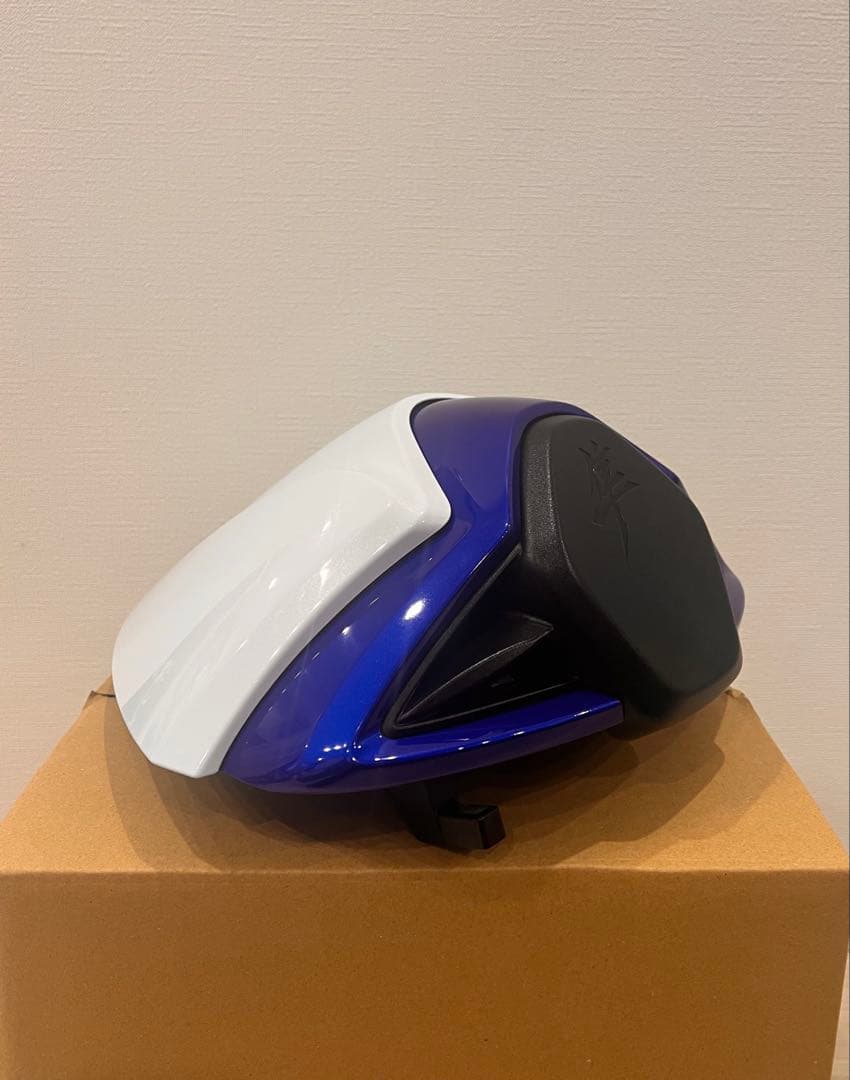 スズキ　ハヤブサ（3型）シングルシートカウル