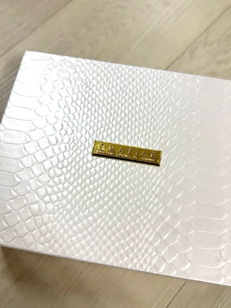 【新品未使用】グラティエ　ノワールグランドマスク GRATiAE