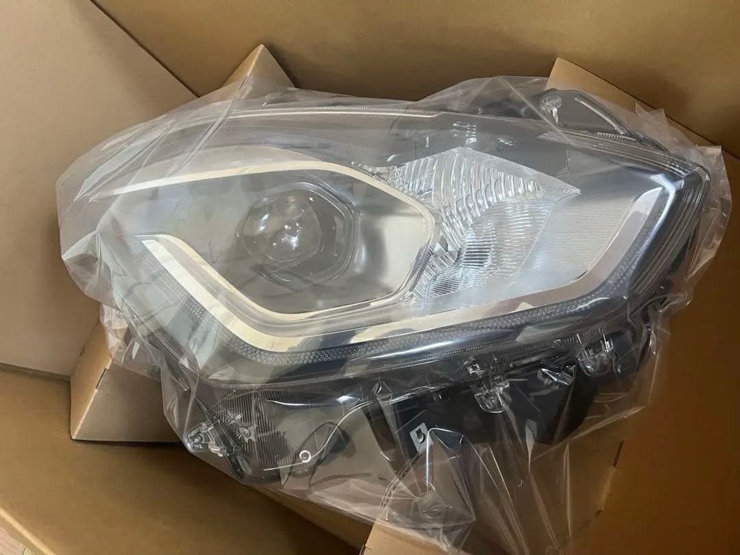 スイフトZC33S ZC53 ZC72 等 純正LEDヘットライト　右ライト新品