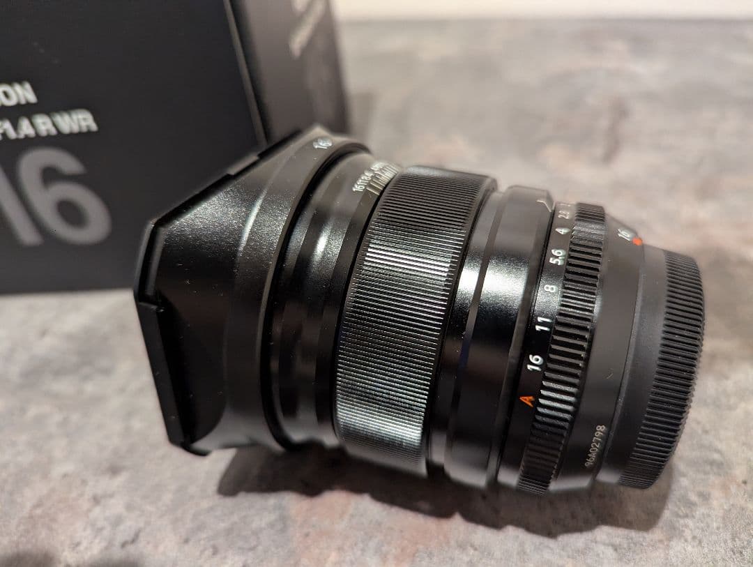 XF16mmF1.4 R WR レンズ(純正金属角フード付き)