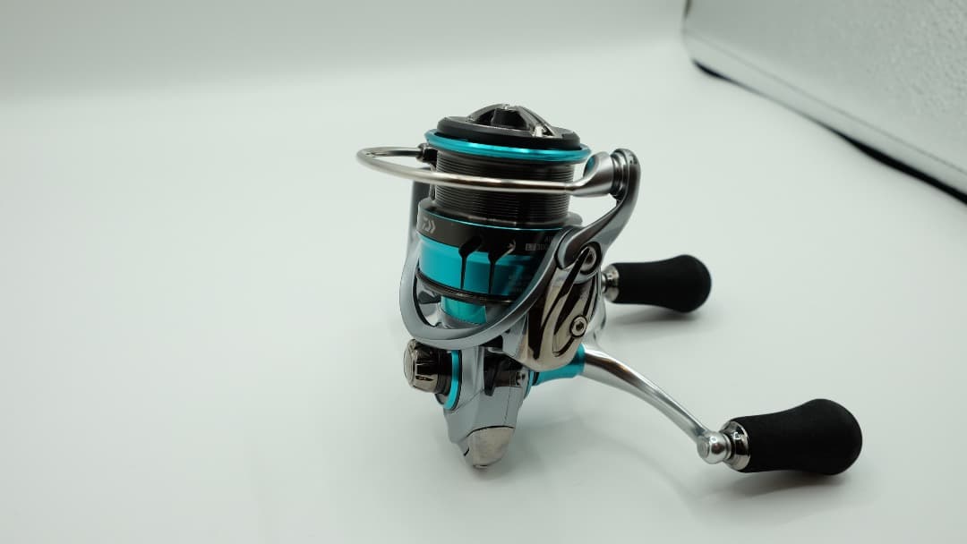 ダイワ 18エメラルダス AIR LT 3000S-CXH スピニングリール