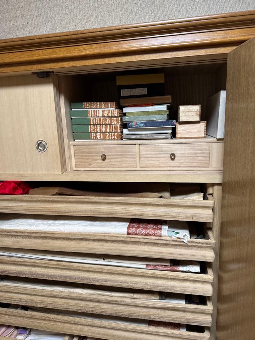 一枚板から造られた高級和ダンス　着物箪笥　着物収納　タンス　送料無料　高級家具