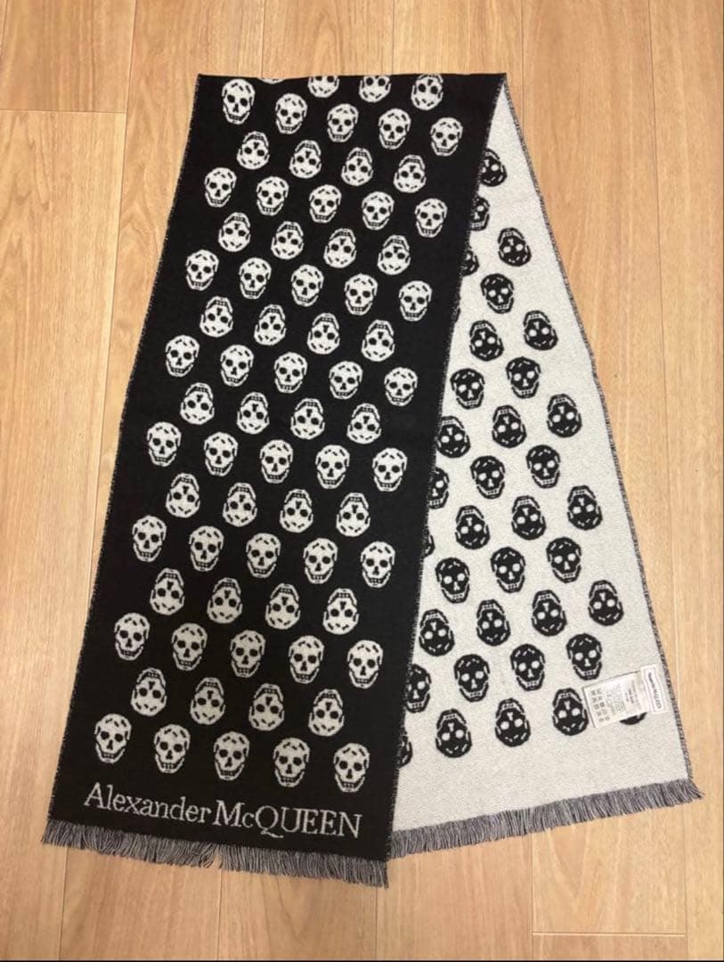 Alexander McQueen スカル柄マフラー 白黒