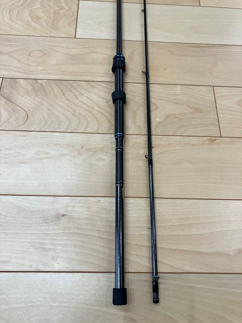 ラグゼ寧音　B77H