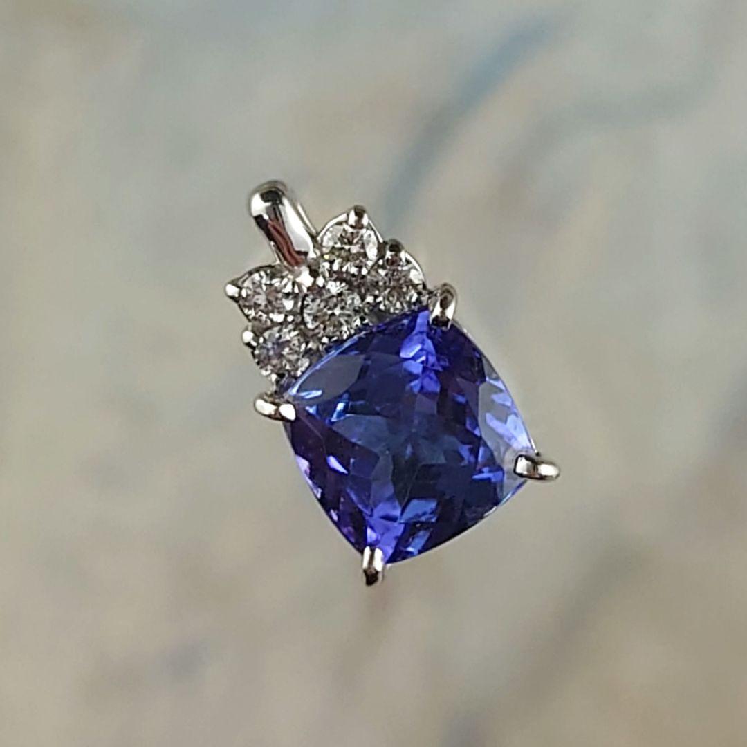 専用　K18WGタンザナイト　ダイヤモンドペンダント　ネックレストップ