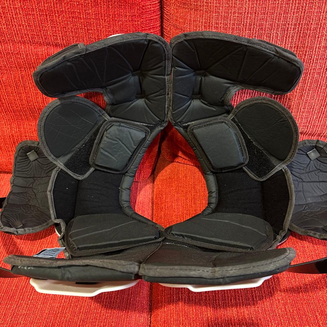 値下可　アメフト ダグラス ショルダーパッド SP24SW. SMALL