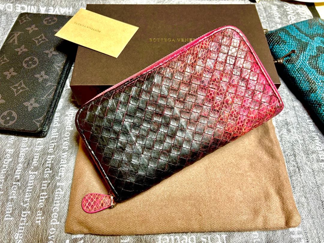 ノンコン ‼️BOTTEGA VENETA パイソン イントレチャート ‼️