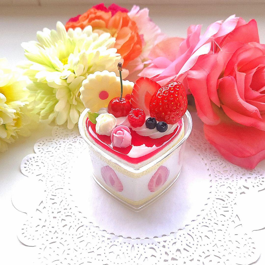 しず 様☆ピンク苺ホールケーキの小物入れ 他2点☆フェイクスイーツ 食品サンプル