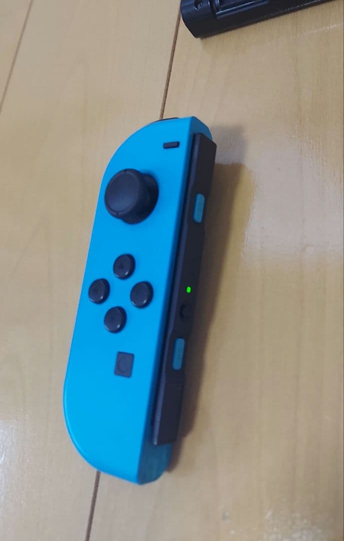 【限定セール価格】Nintendo Switch 本体　ジョイコン 青/赤箱付き
