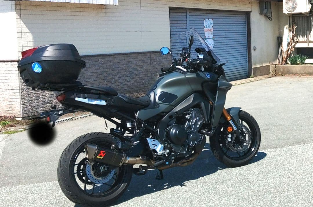 トレーサー9GT AKRAPOVIC カーボンマフラー