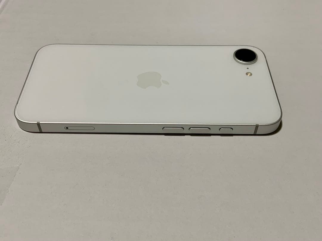 u*.様 Apple iPhone 16 e ホワイト 本体 SIMフリー