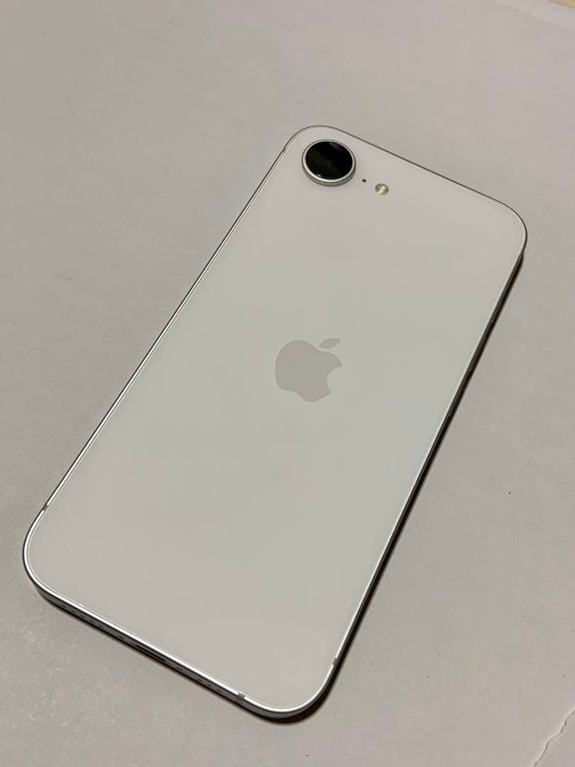 u*.様 Apple iPhone 16 e ホワイト 本体 SIMフリー