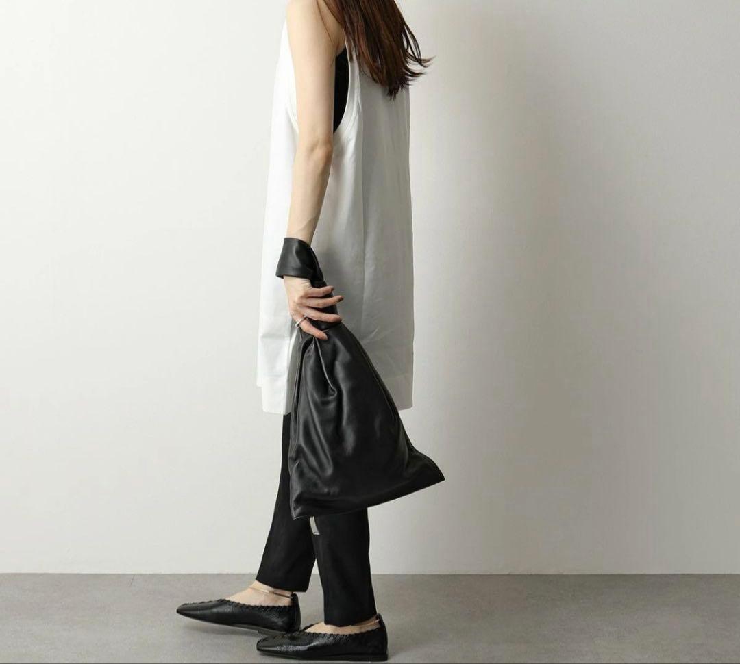 ブラックレザー クラッチバッグ 結び目デザイン