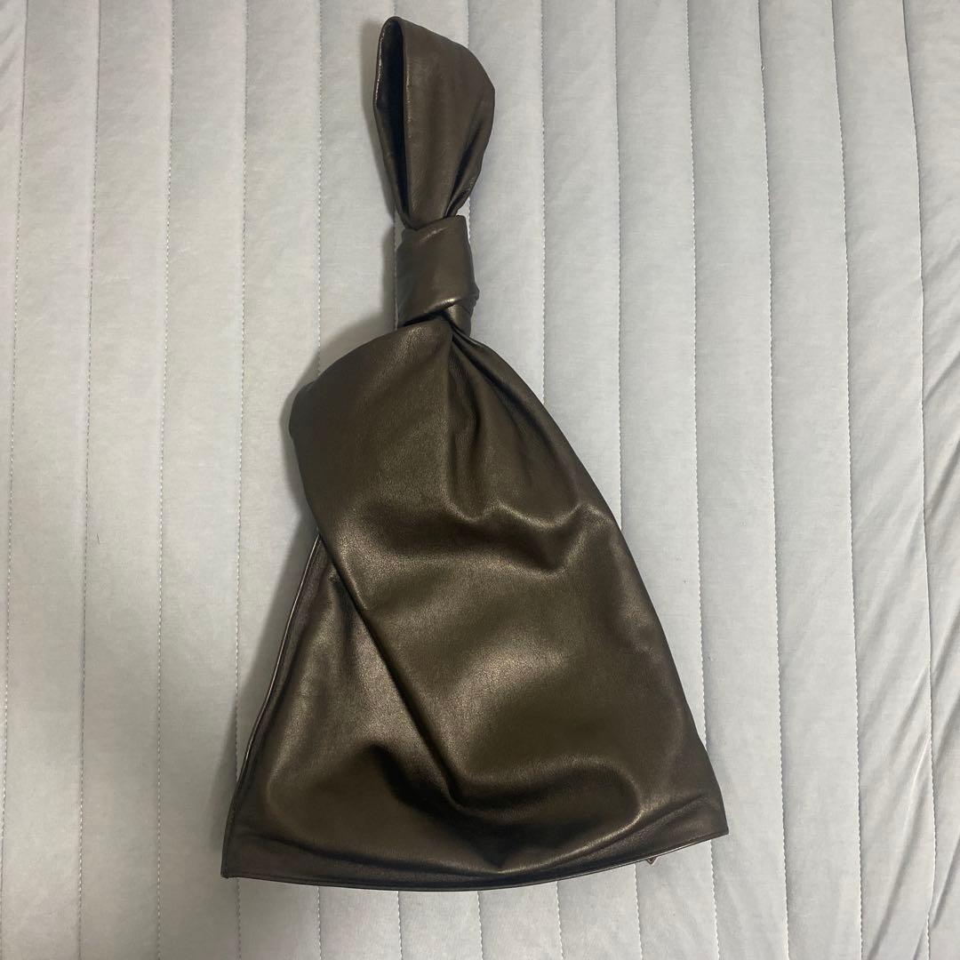 ブラックレザー クラッチバッグ 結び目デザイン