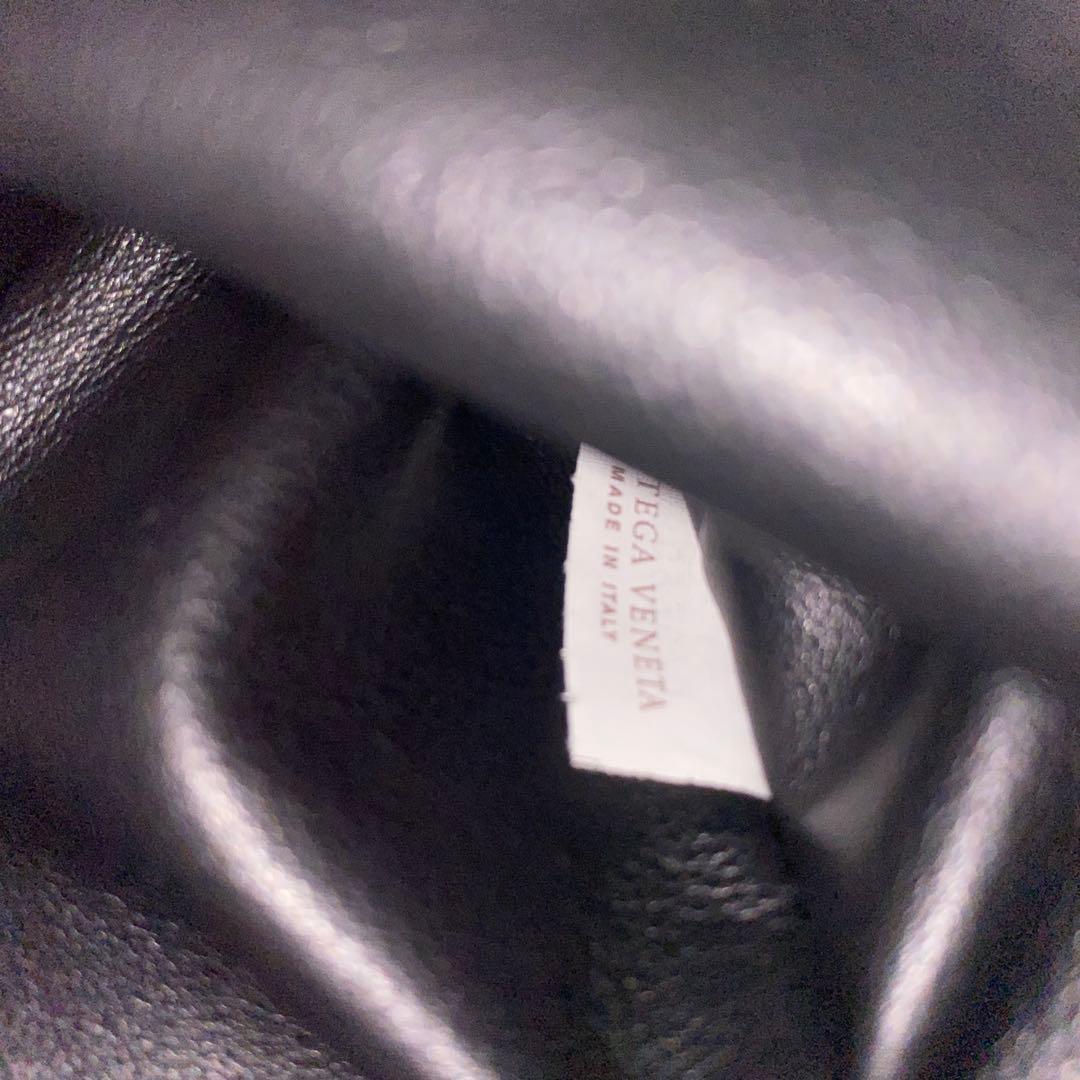 ブラックレザー クラッチバッグ 結び目デザイン