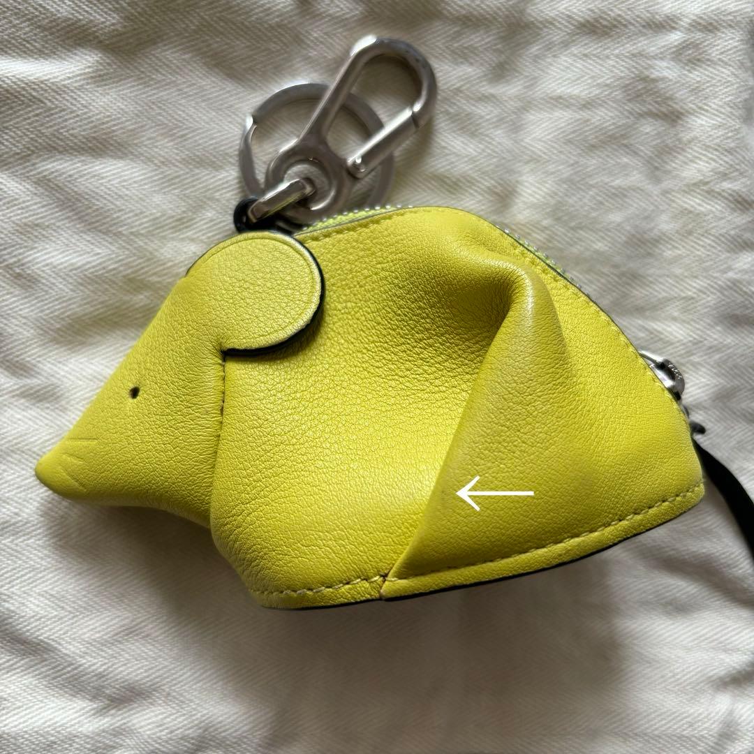 ロエベ　バックチャーム　ねずみ