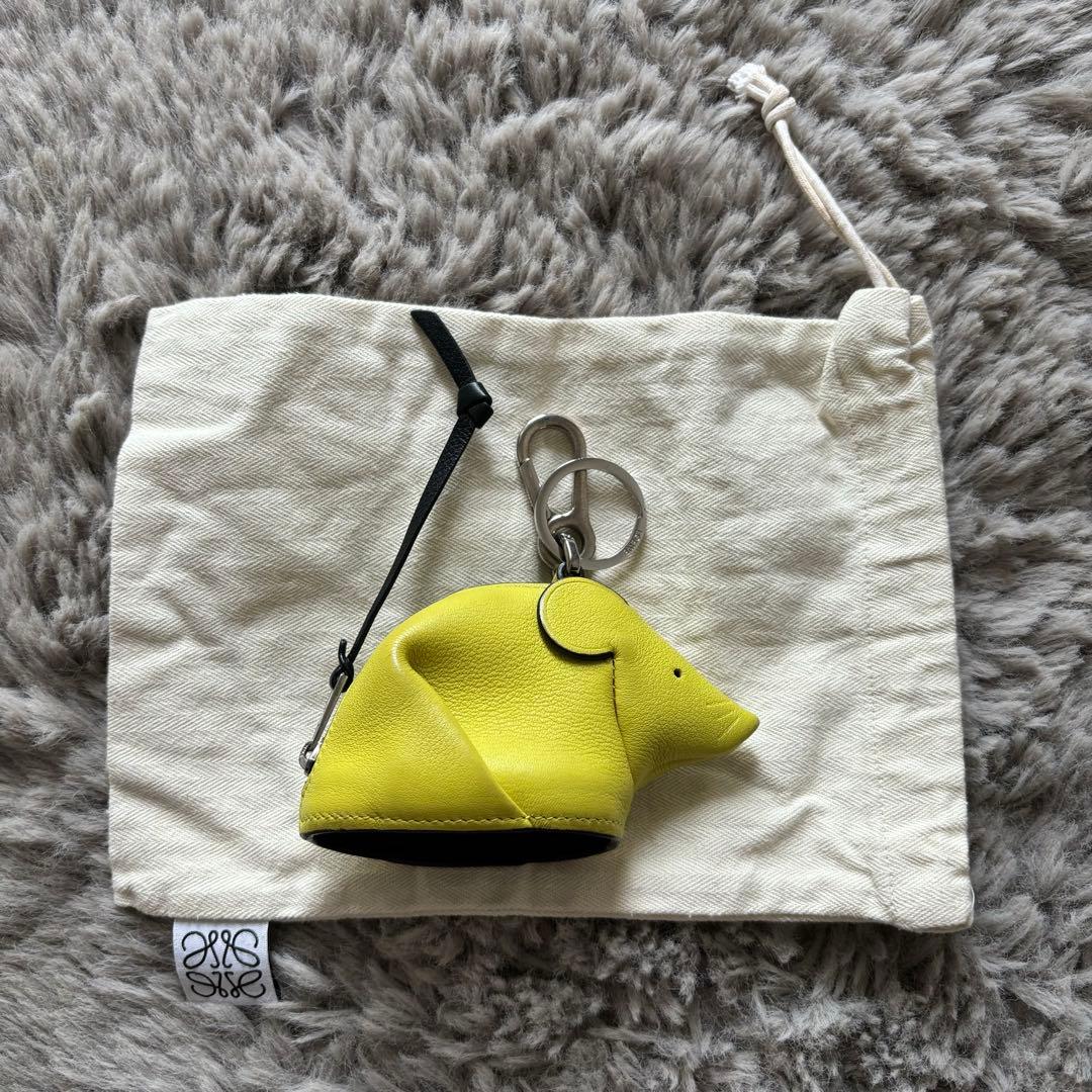 ロエベ　バックチャーム　ねずみ