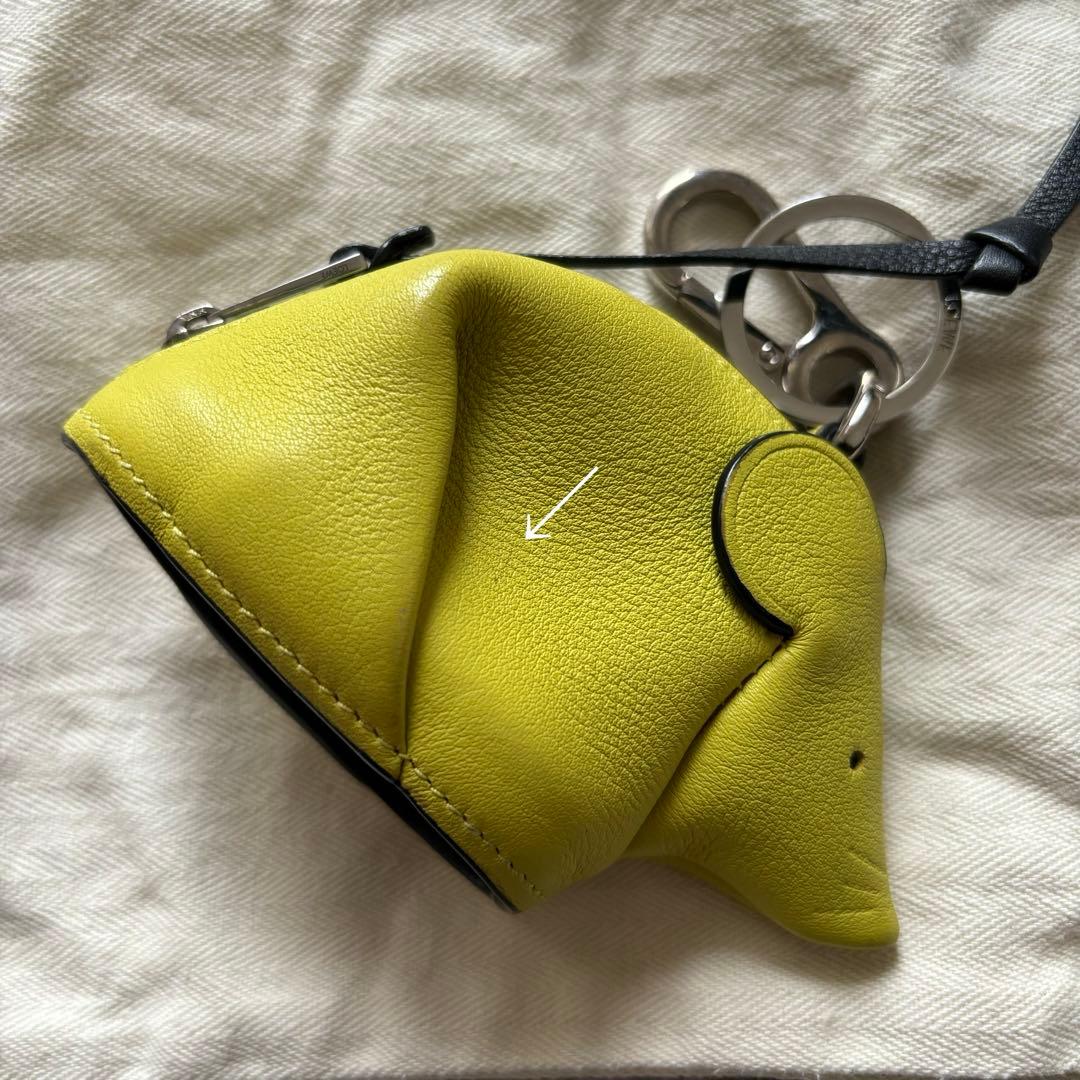 ロエベ　バックチャーム　ねずみ