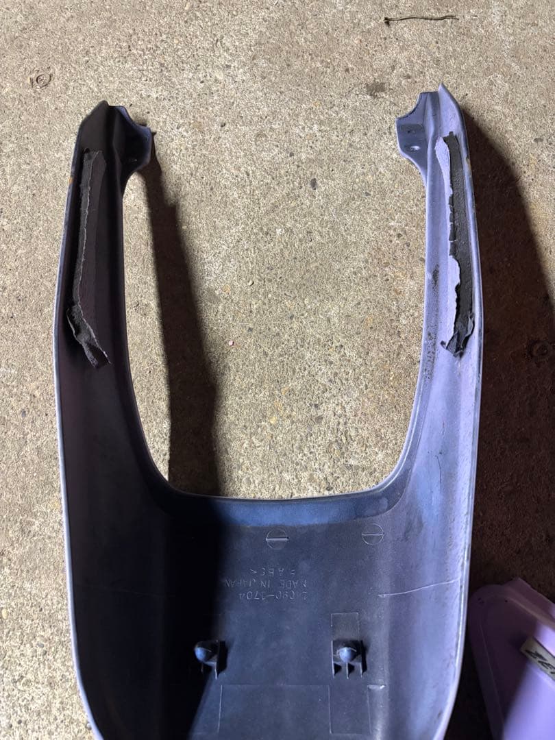 ゼファーχ 純正テールカウル