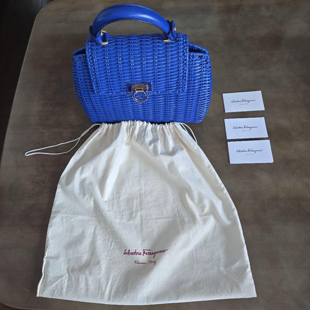 サルヴァトーレフェラガモ かごバッグ