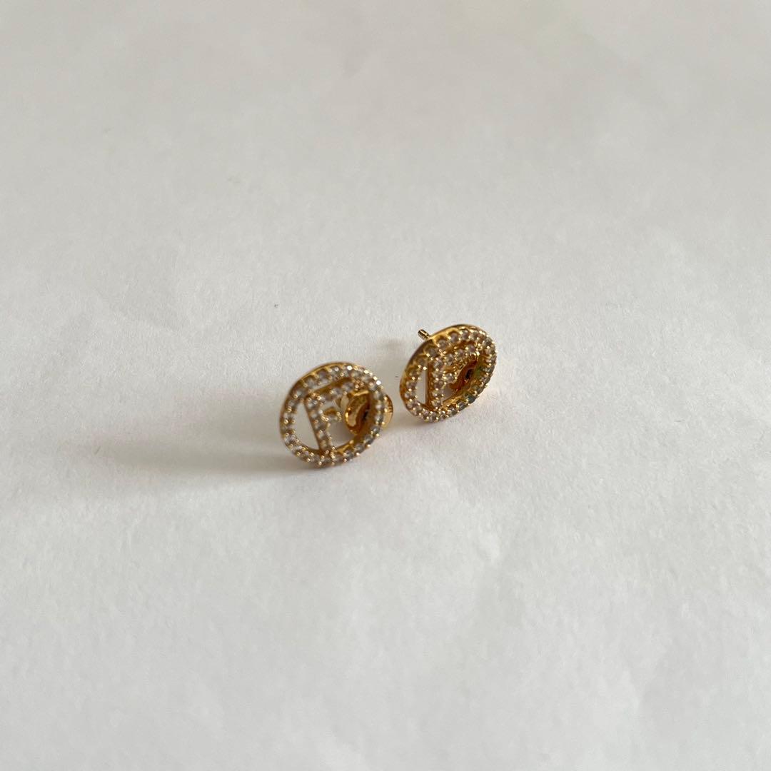 【本日限定セール】FENDI エフ イズ フェンディ ピアス　ゴールド 箱付可