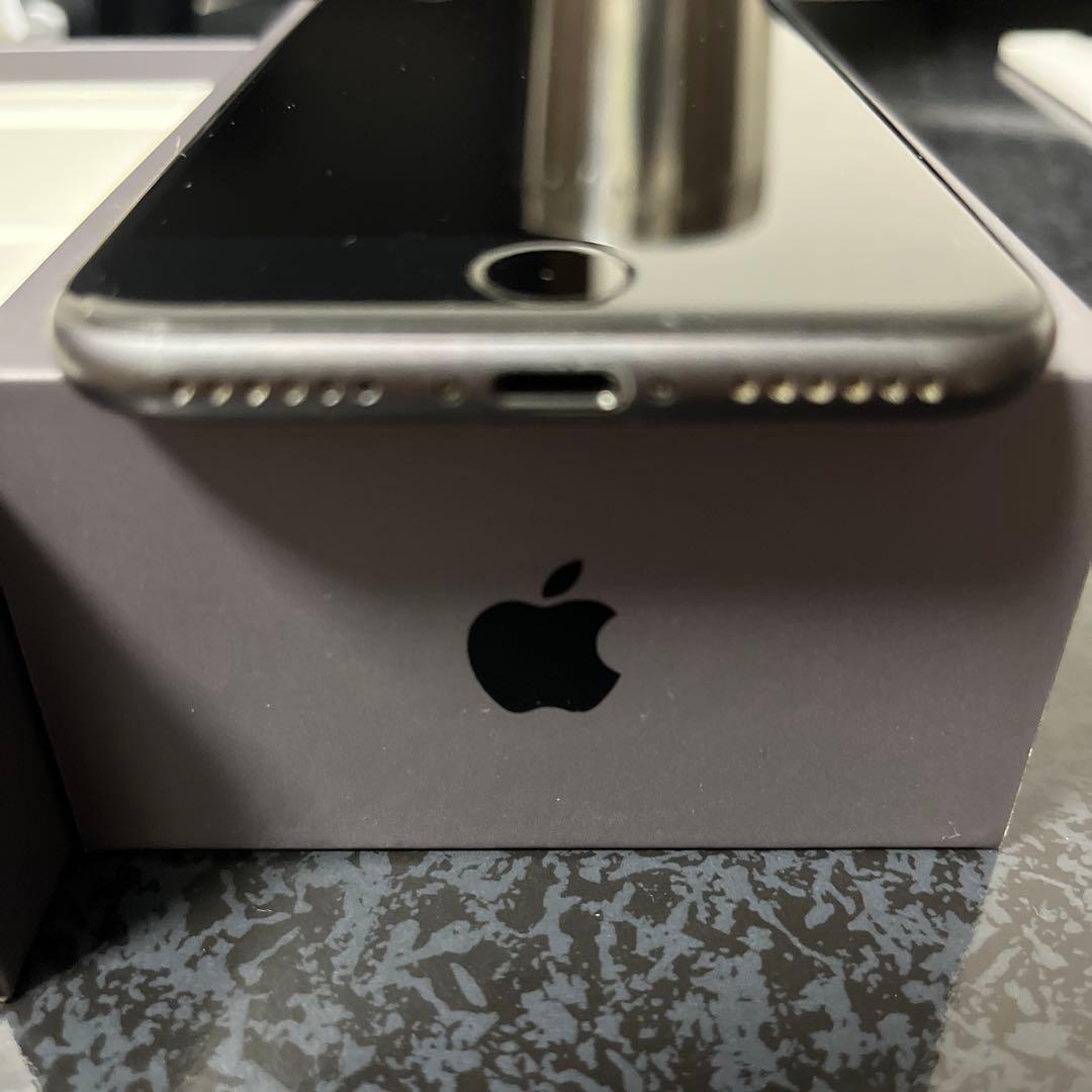 猫*ら様 Apple iPhone8ブラックバッテリー容量100%