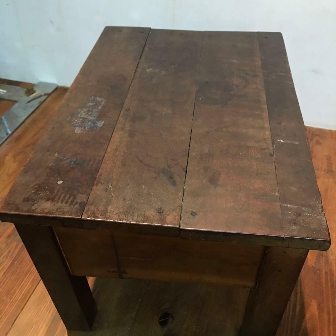 美品　木製　当時物　文机　ヴィンテージ　取手の金具も可愛い　どっしりした作り