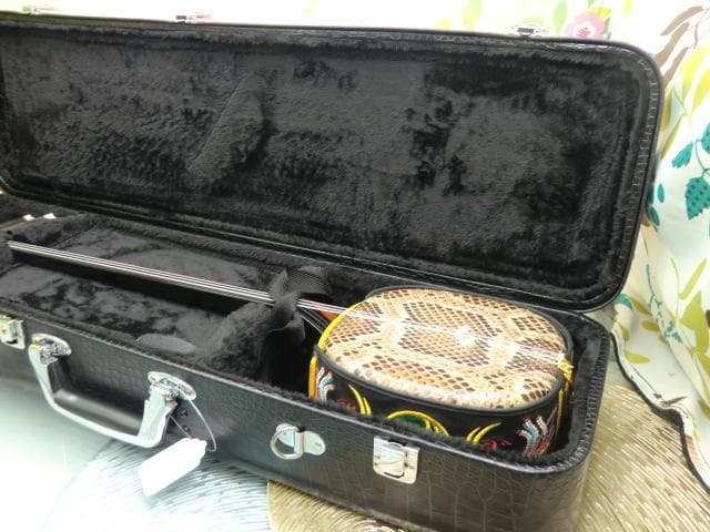 新品未使用(送料無料)11.980円　沖縄三線専用　一丁入ふかふかハードケース
