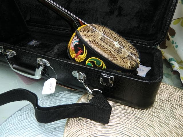 新品未使用(送料無料)11.980円　沖縄三線専用　一丁入ふかふかハードケース