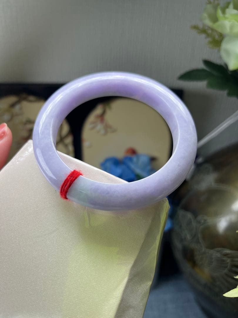 最終価格‼️コレクションレベル‼️高級品、最高峰色濃い春帯彩翡翠バングル　鑑定書付き